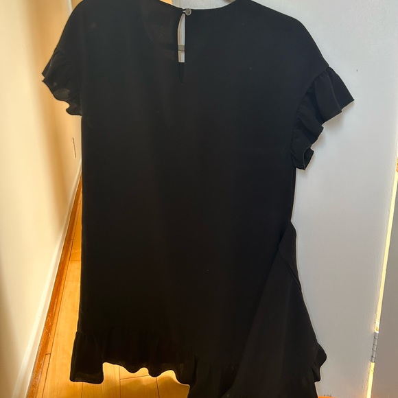 Almost new Wilfred Aritzia Ninette dress in Black - Picture 4 of 4